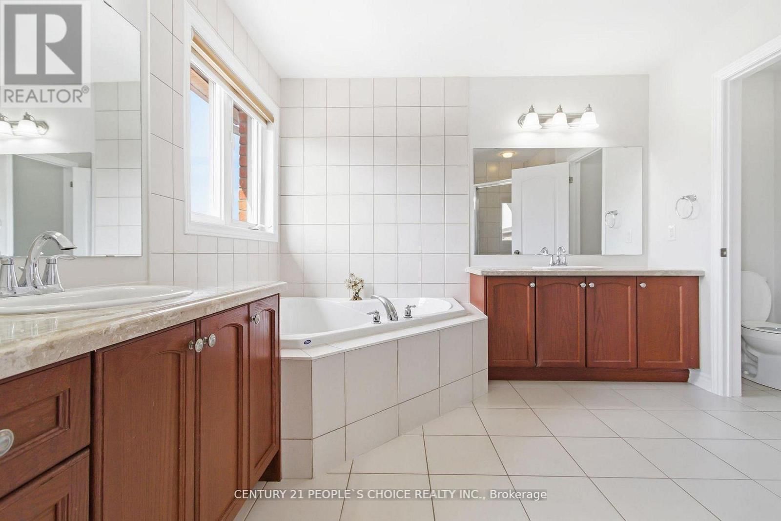 188 BONNIEGLEN FARM BOULEVARD Image 16