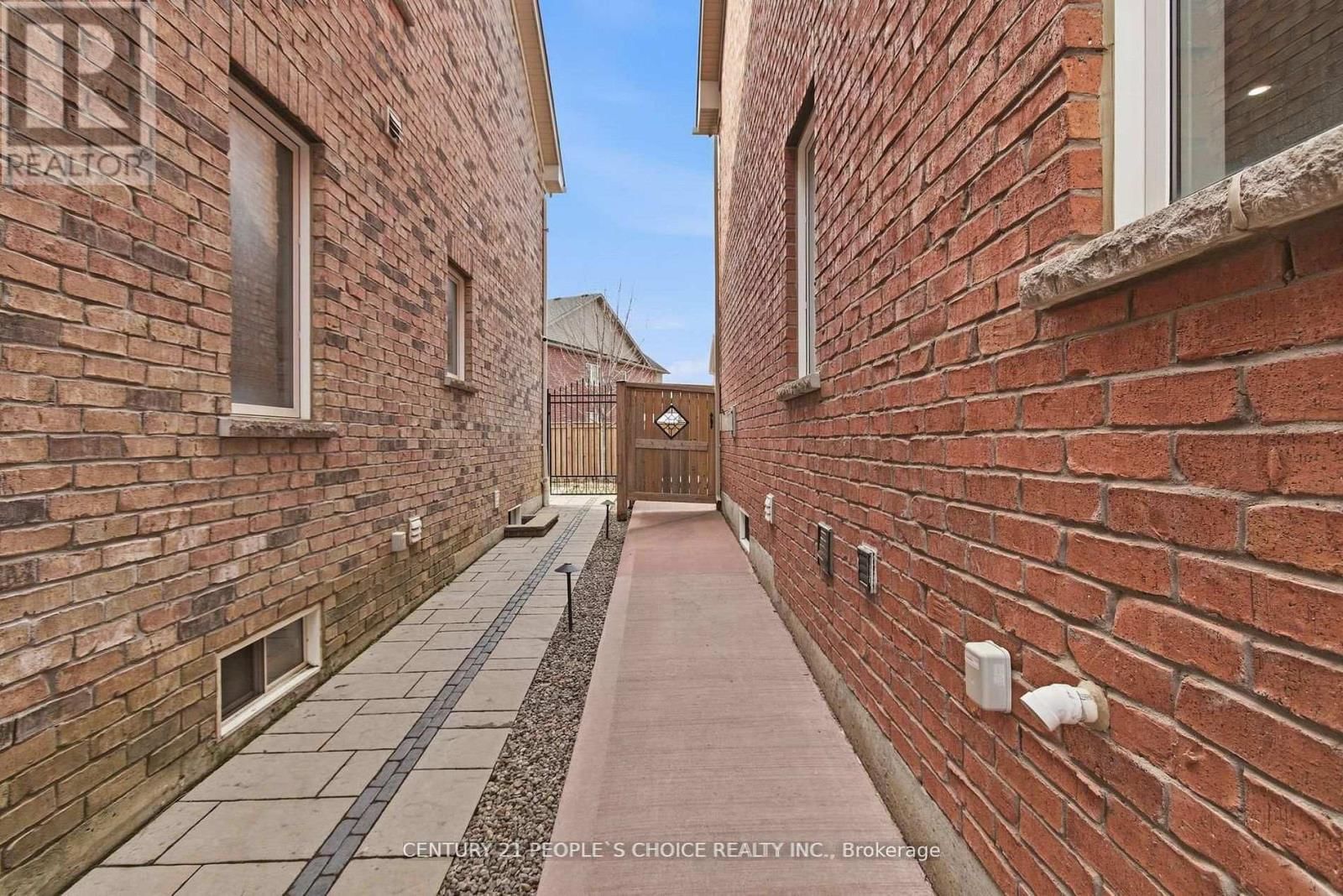 188 BONNIEGLEN FARM BOULEVARD Image 33