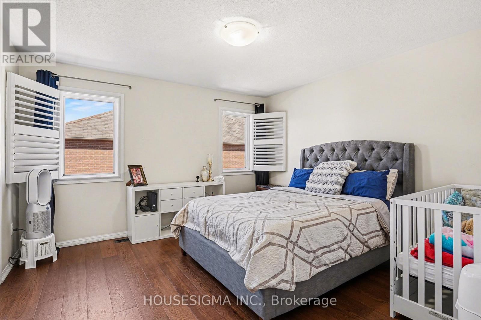 65 BLEASDALE AVENUE Image 11