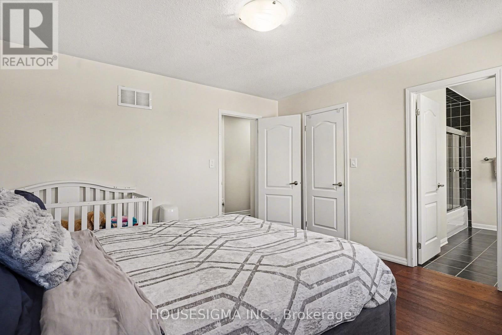 65 BLEASDALE AVENUE Image 12