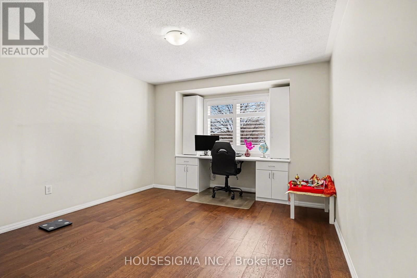 65 BLEASDALE AVENUE Image 14