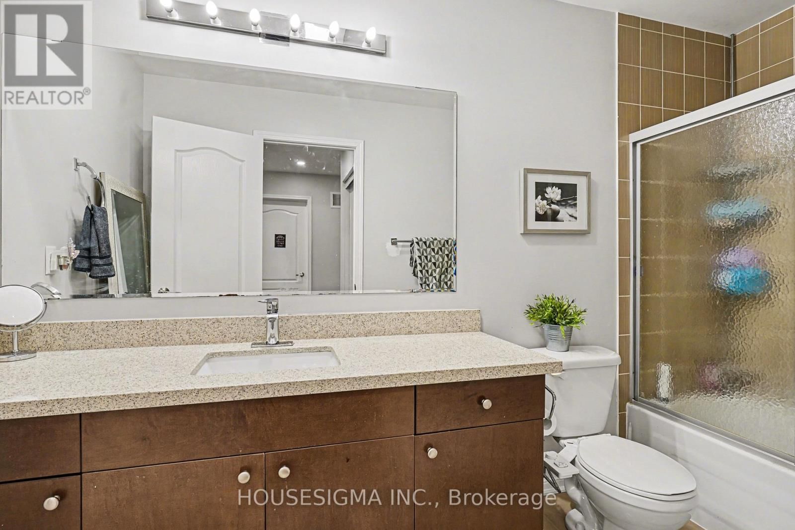 65 BLEASDALE AVENUE Image 18