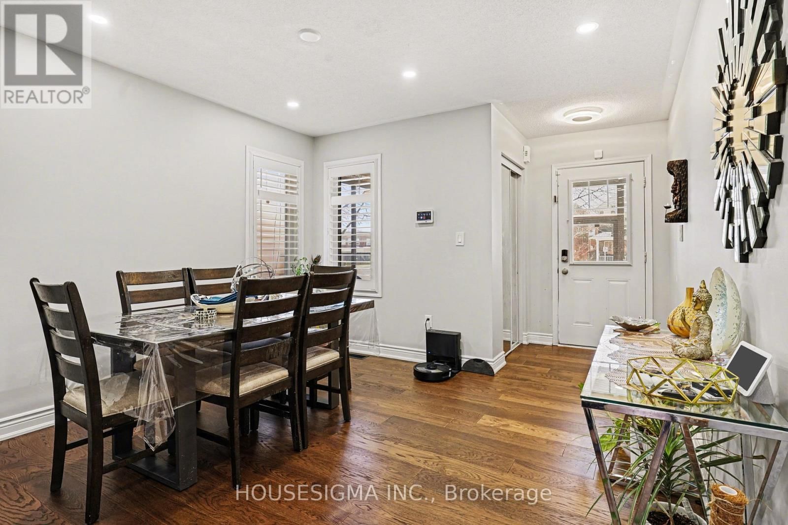 65 BLEASDALE AVENUE Image 3