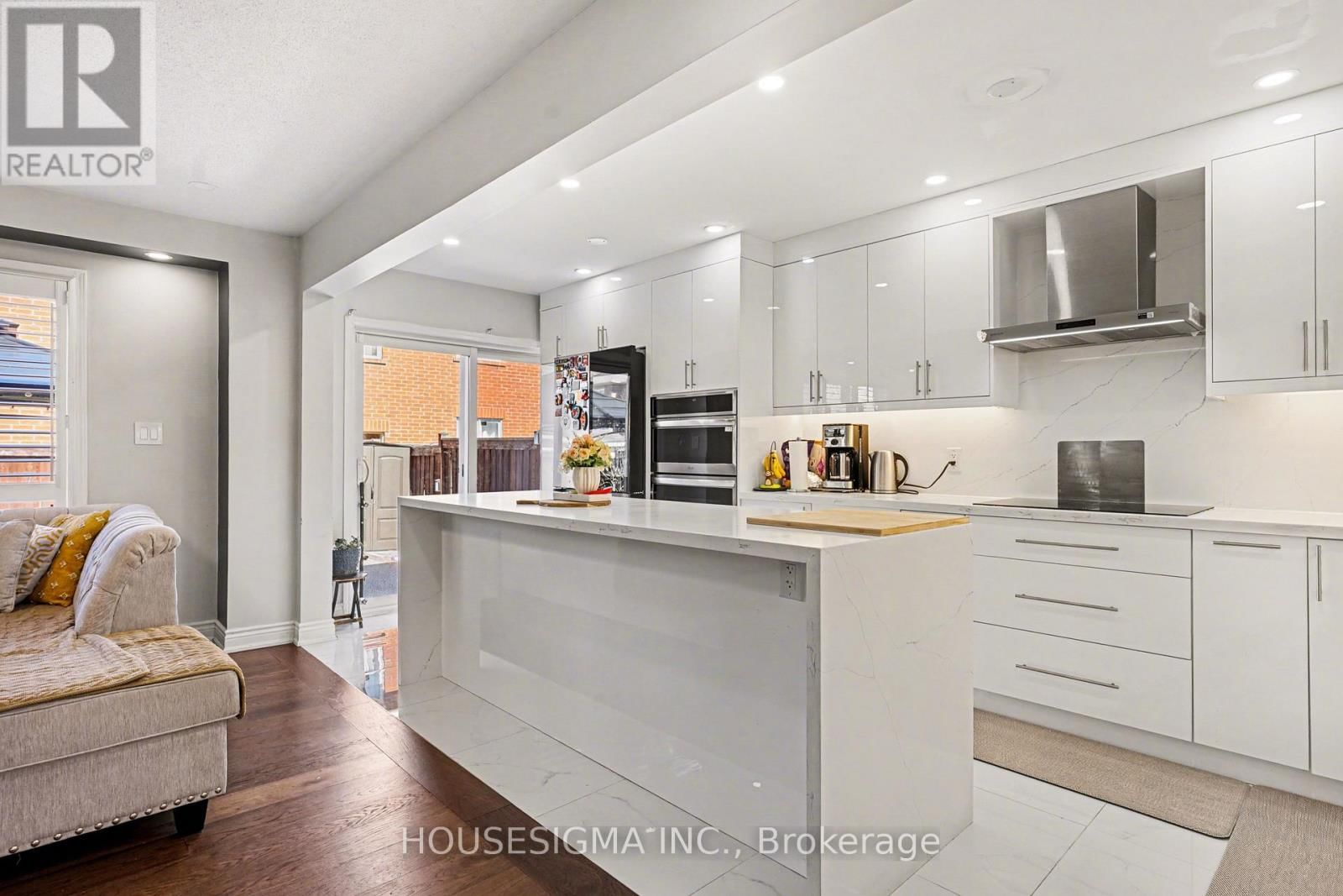 65 BLEASDALE AVENUE Image 5