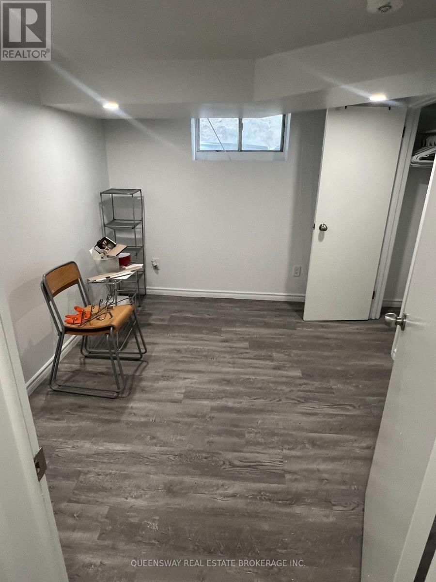 1389 LANSDOWNE AVENUE Image 3