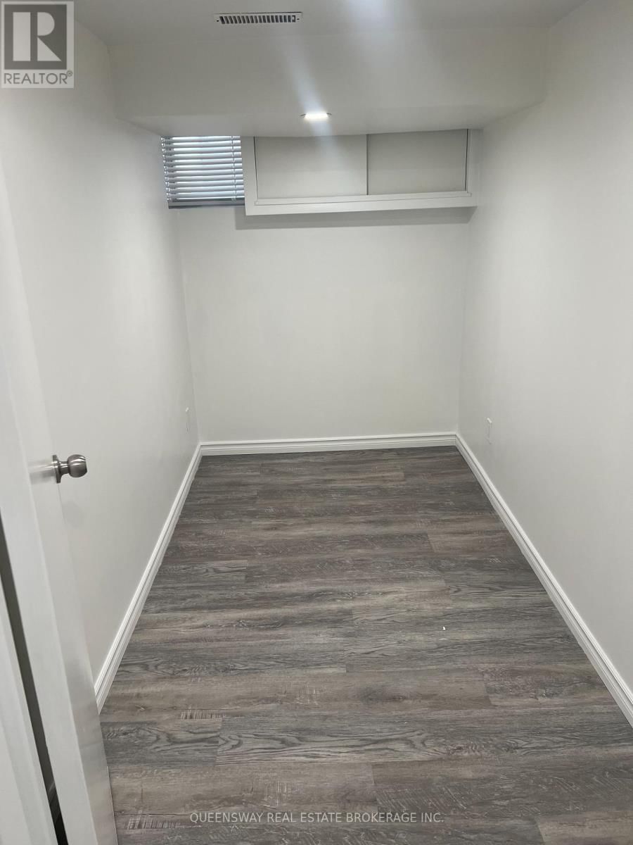 1389 LANSDOWNE AVENUE Image 6