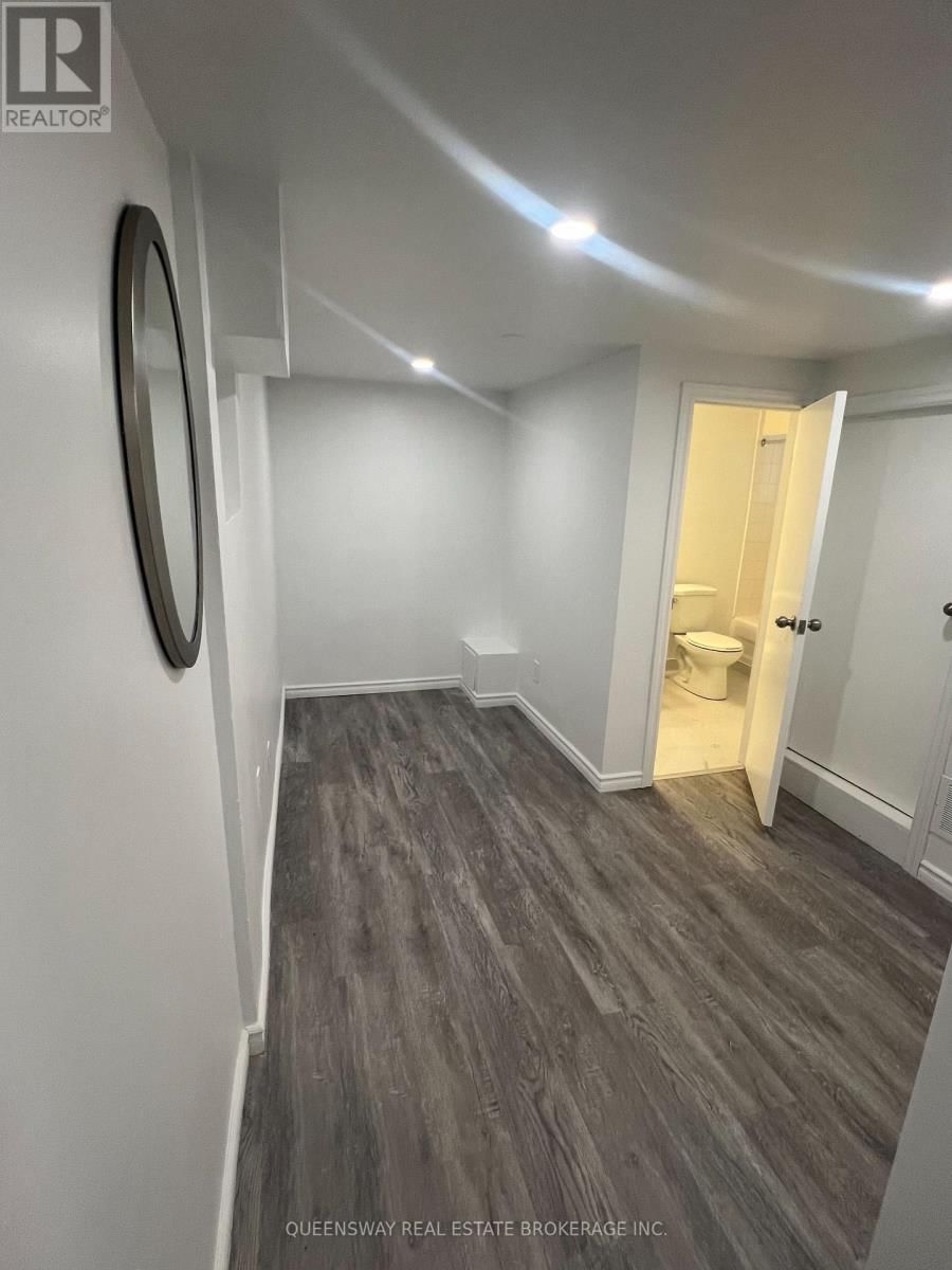 1389 LANSDOWNE AVENUE Image 8