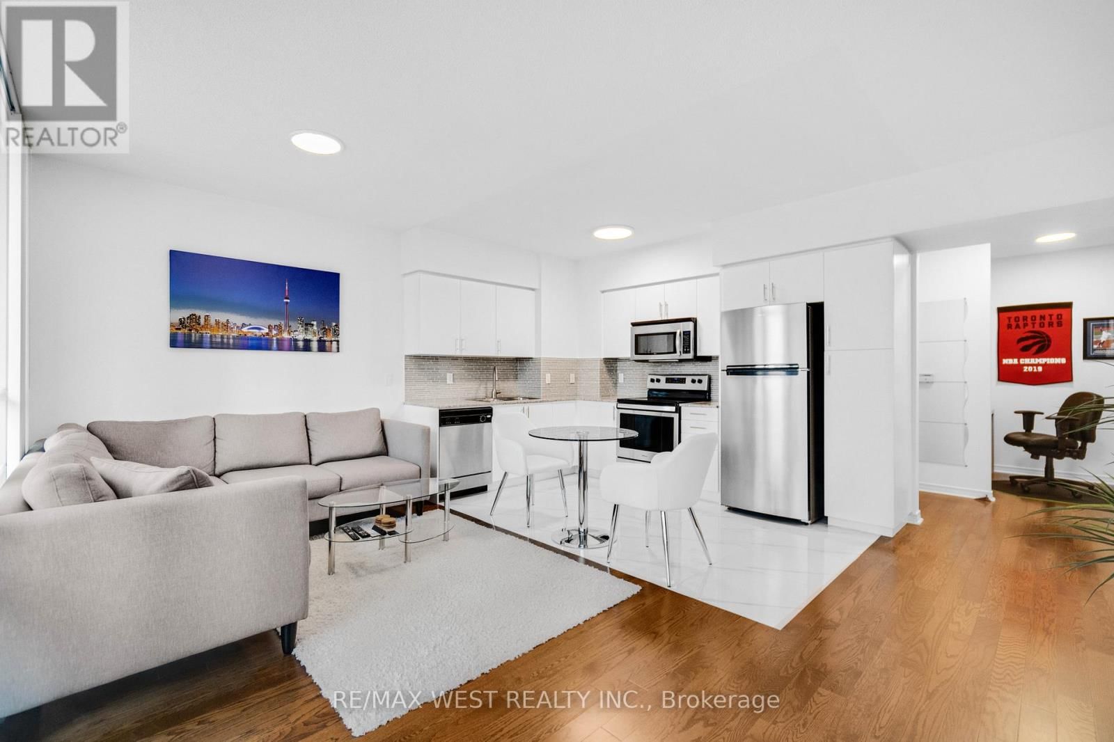 505 - 2240 LAKE SHORE BOULEVARD WEST Image 3