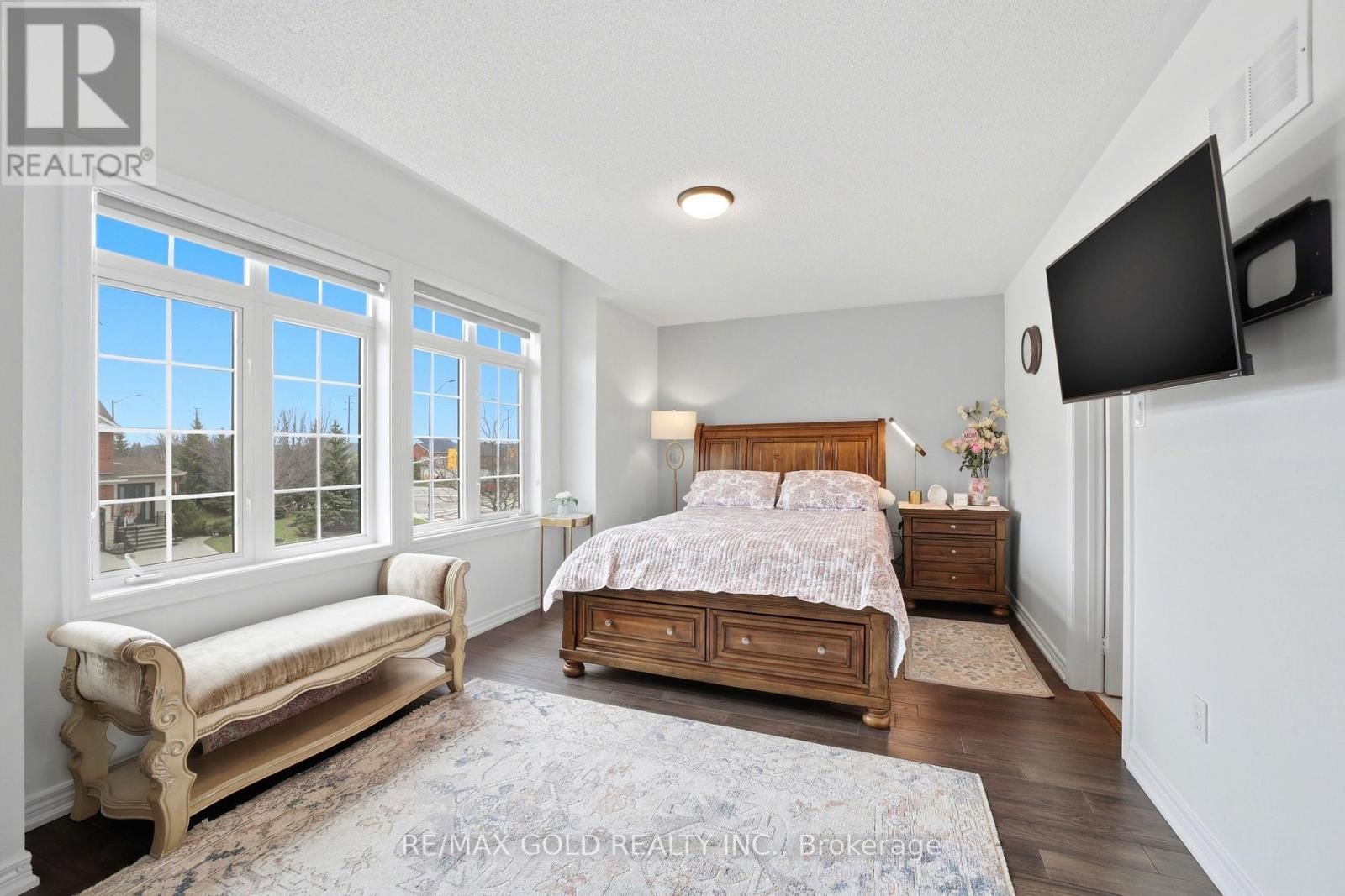 733 NOVO STAR DRIVE Image 31