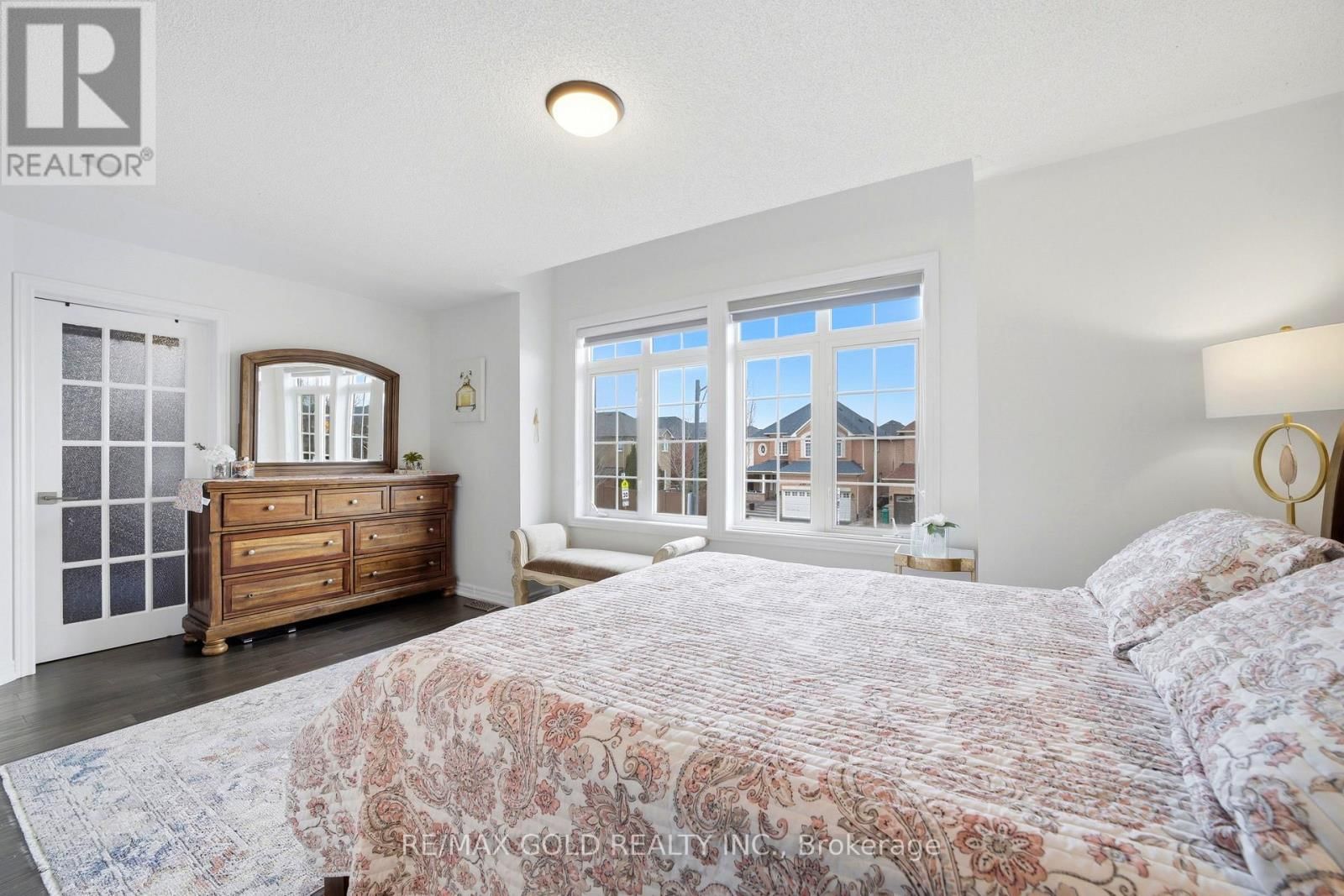 733 NOVO STAR DRIVE Image 33