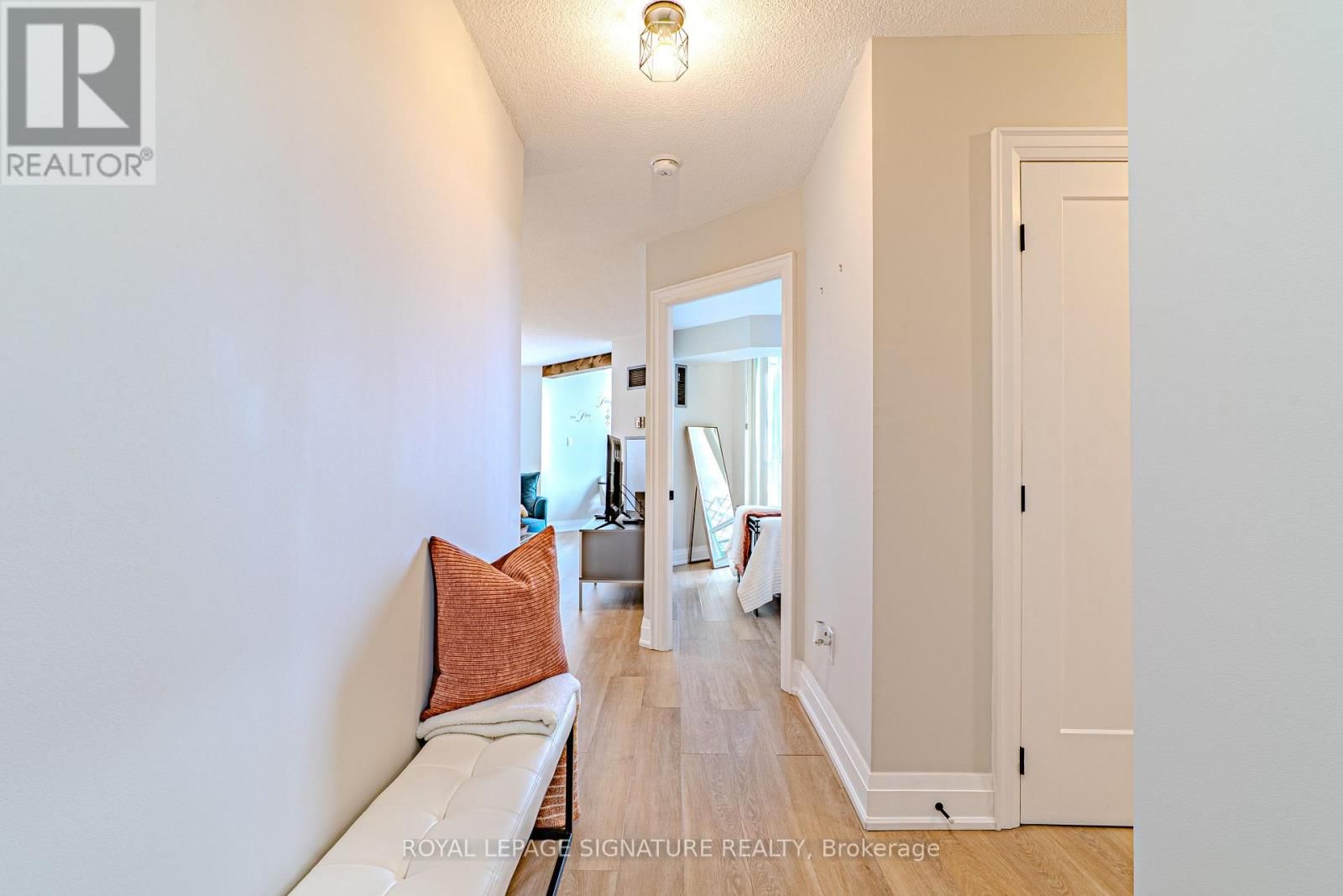 1206 - 550 WEBB DRIVE Image 3