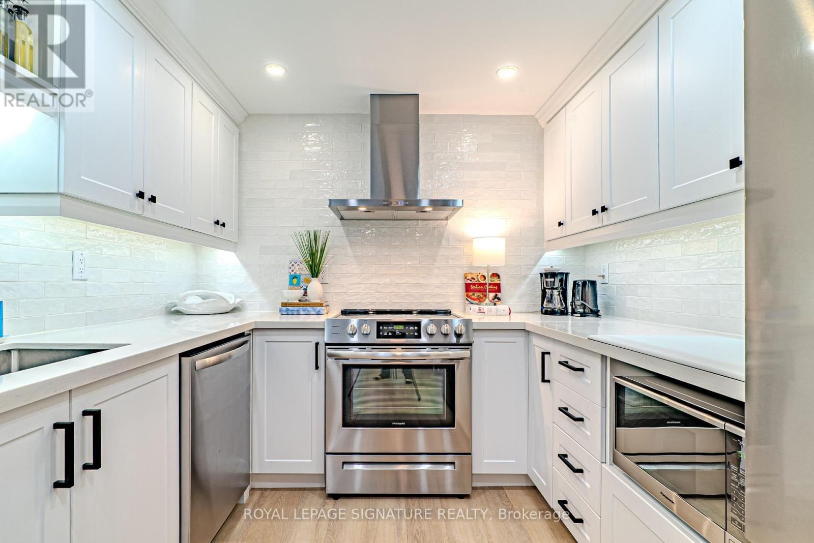 1206 - 550 WEBB DRIVE Image 4