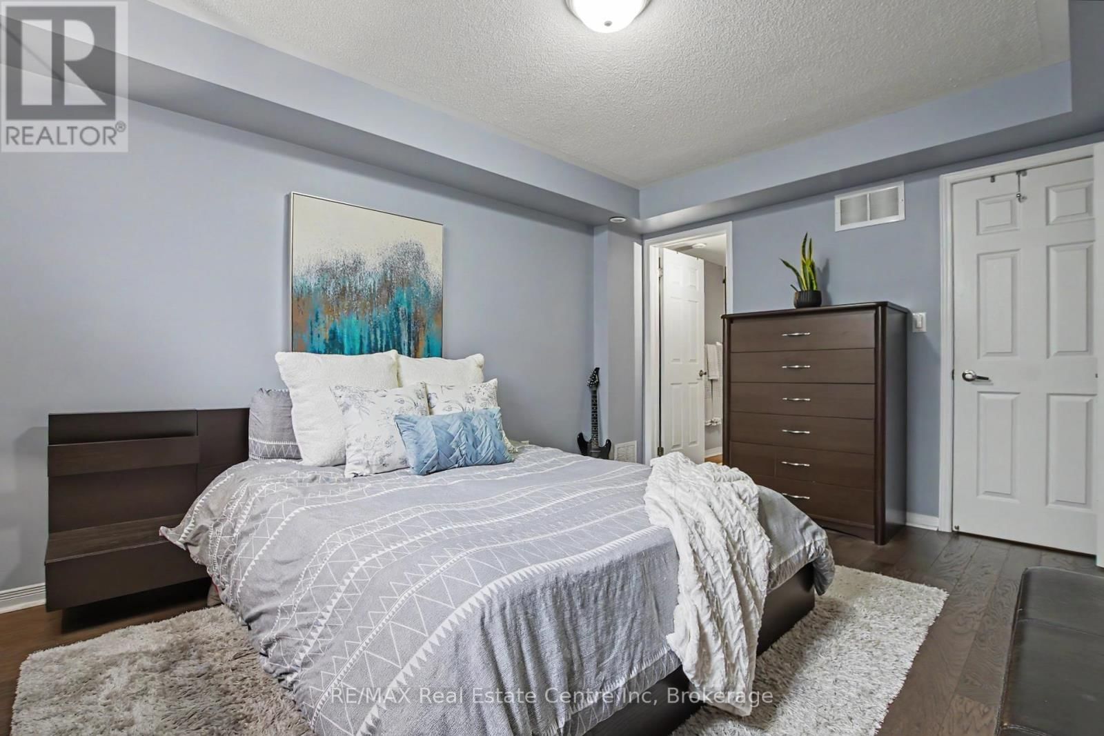 13 - 5 ARMSTRONG STREET Image 14