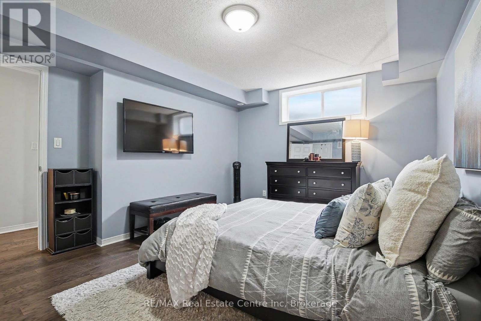 13 - 5 ARMSTRONG STREET Image 15