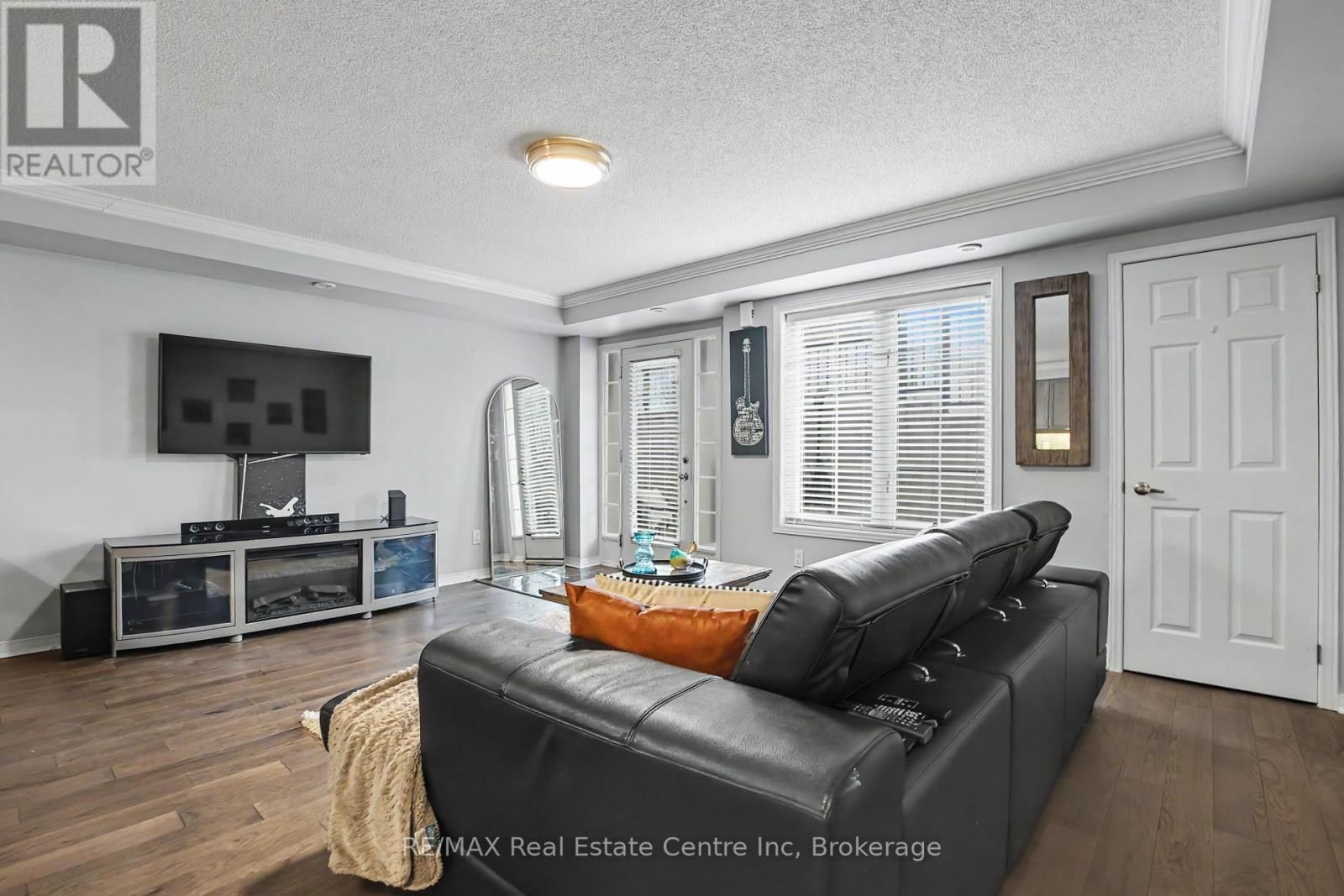 13 - 5 ARMSTRONG STREET Image 7