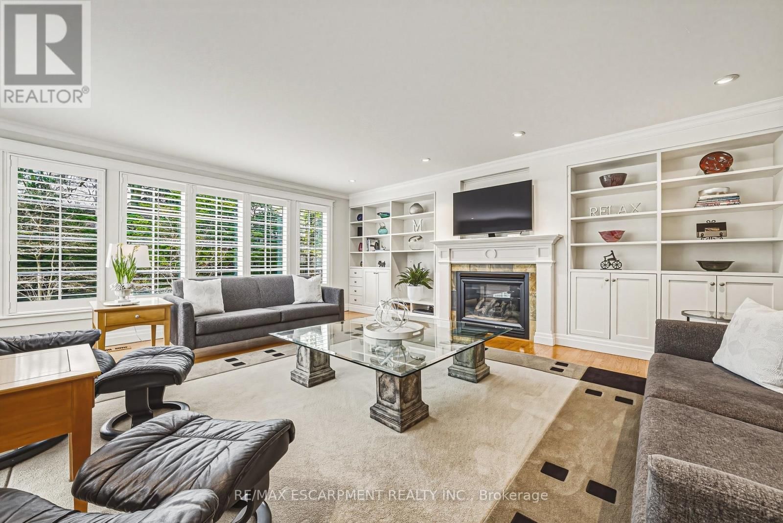 7 COLONIAL CRESCENT Image 13