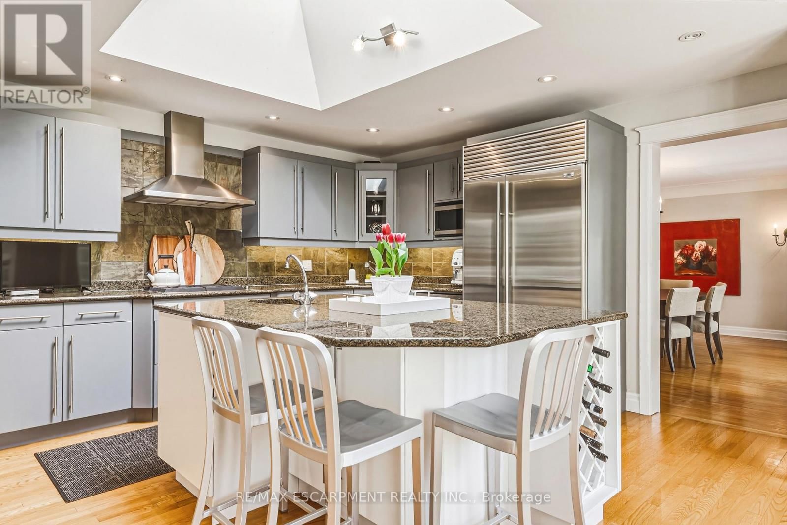 7 COLONIAL CRESCENT Image 19