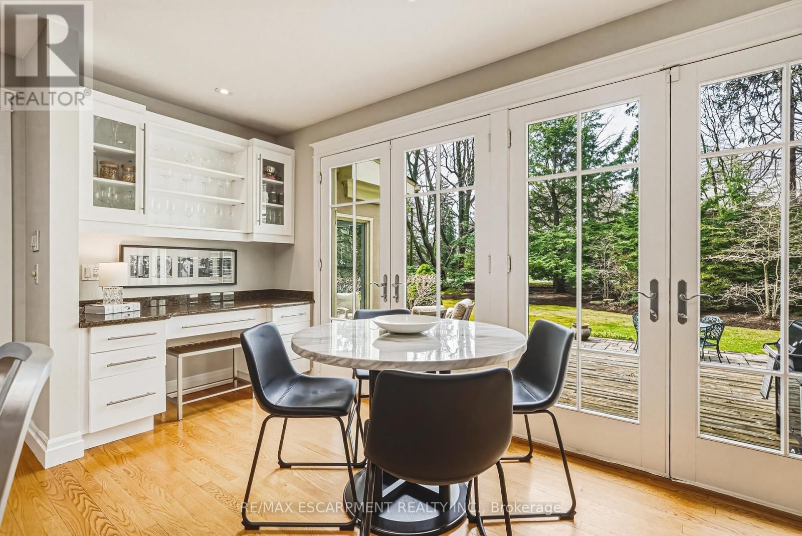 7 COLONIAL CRESCENT Image 20