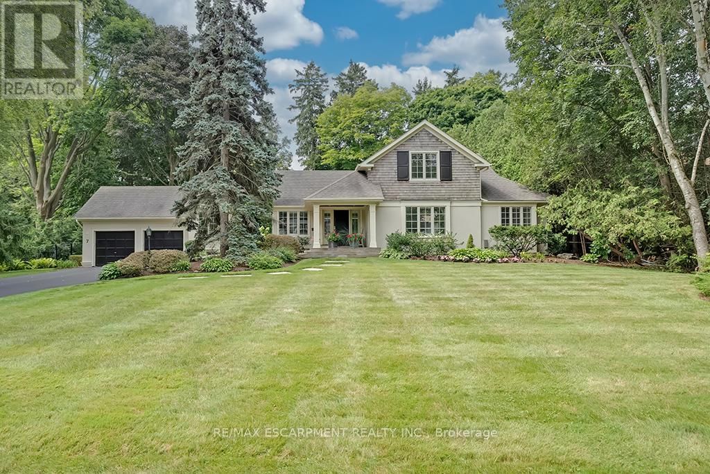 7 COLONIAL CRESCENT Image 3