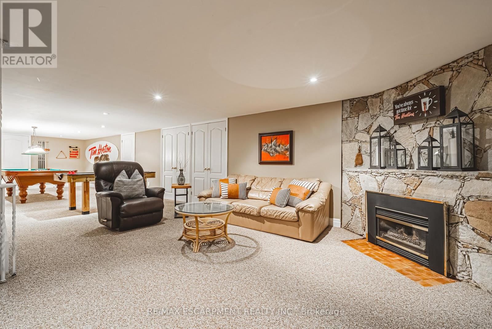 7 COLONIAL CRESCENT Image 39