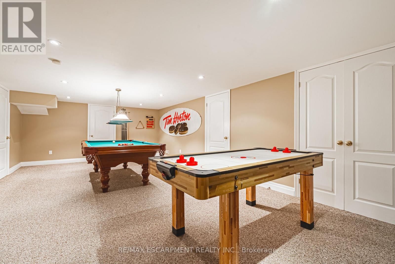 7 COLONIAL CRESCENT Image 41