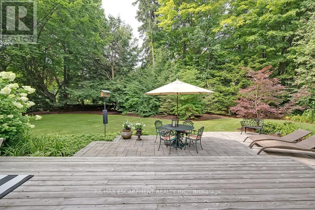 7 COLONIAL CRESCENT Image 45