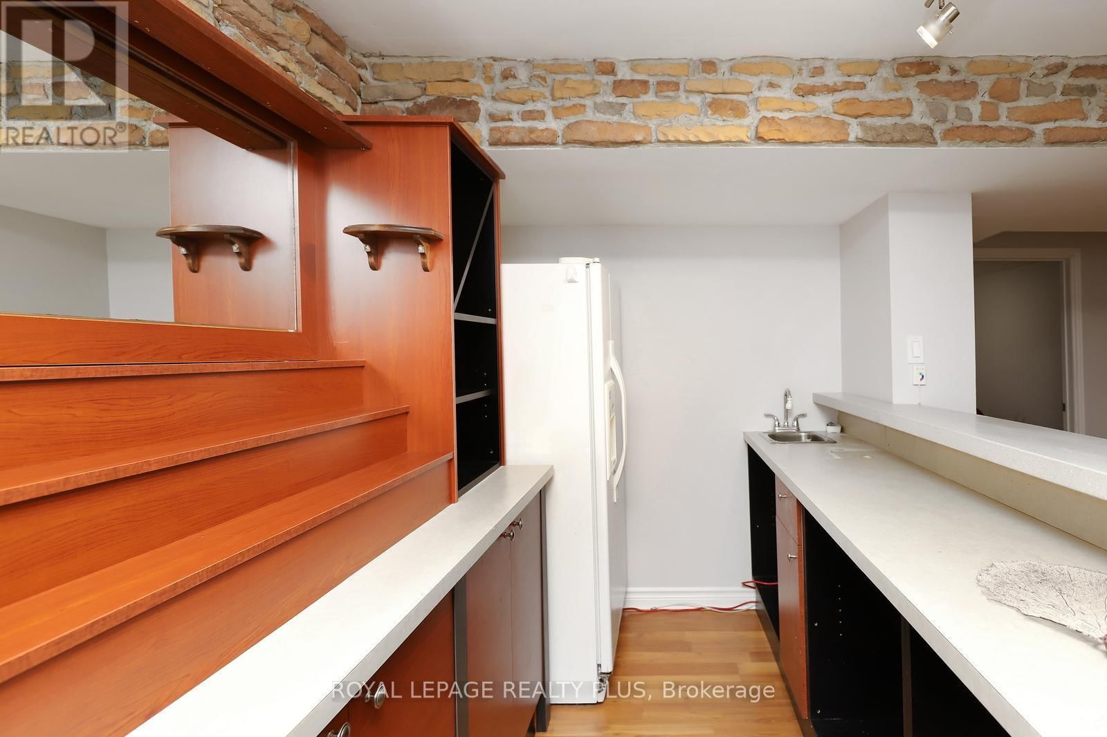 1086 HEDGE DRIVE Image 38