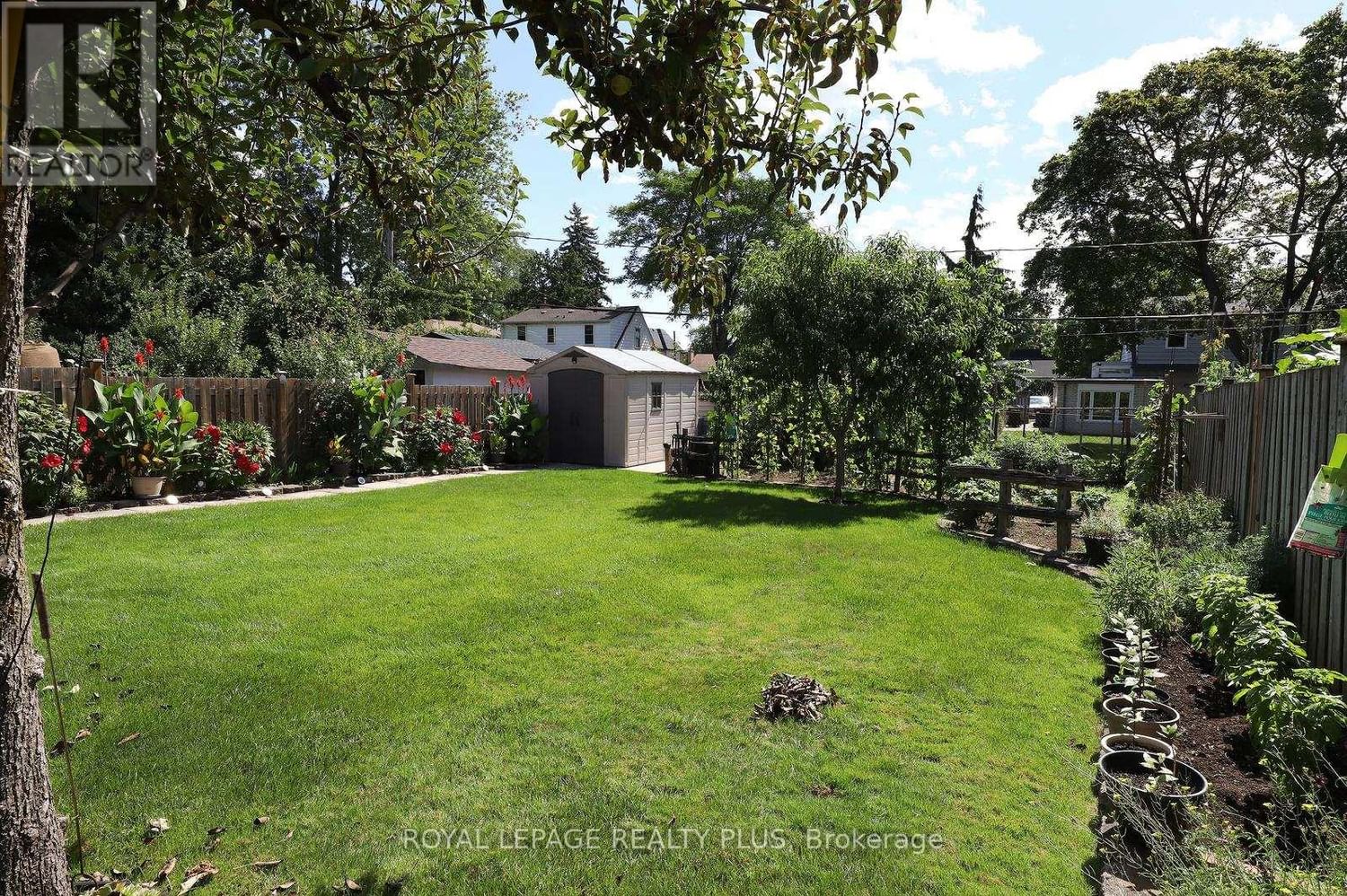 1086 HEDGE DRIVE Image 45