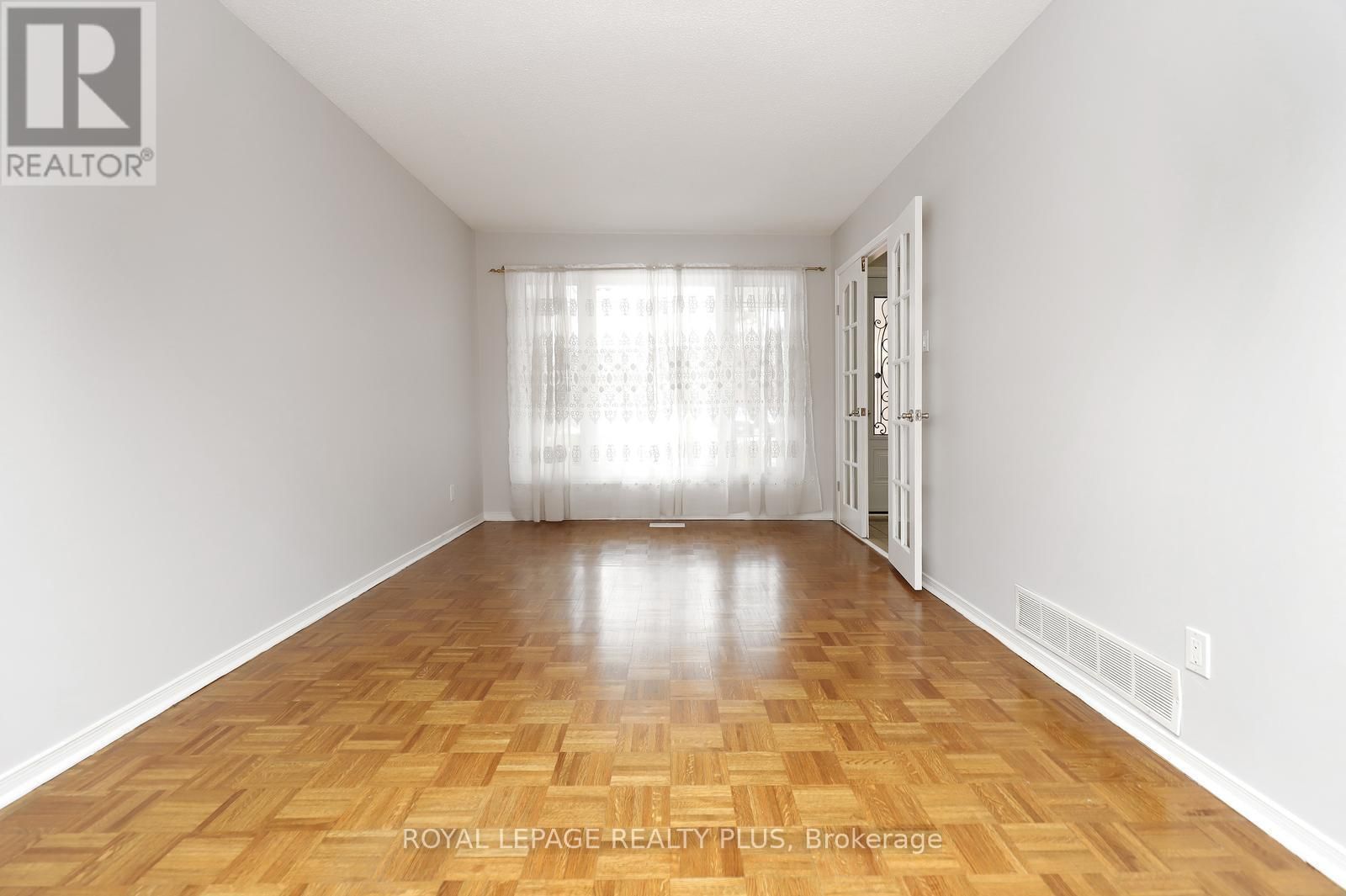 1086 HEDGE DRIVE Image 8