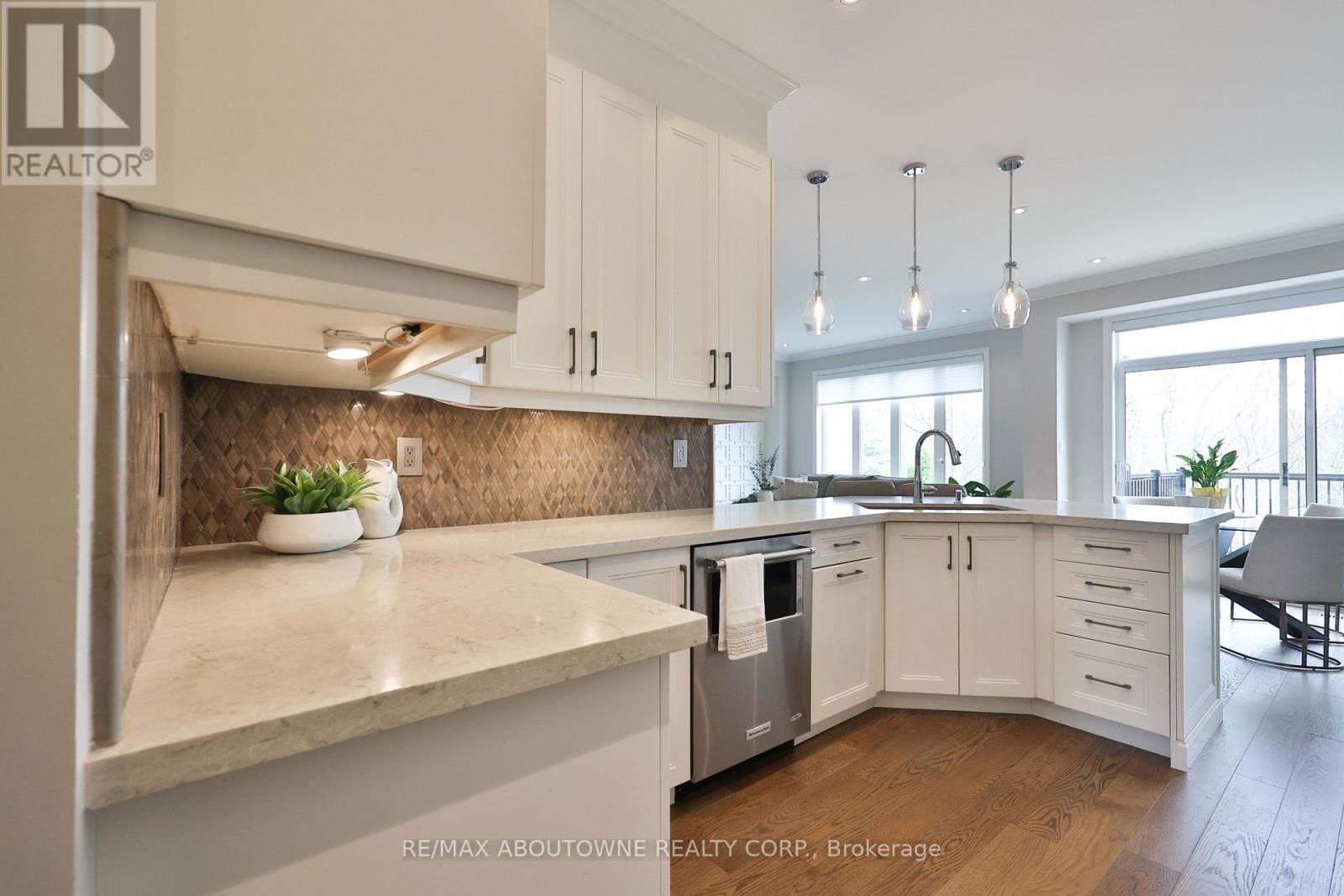 34 - 2400 NEYAGAWA BOULEVARD Image 12