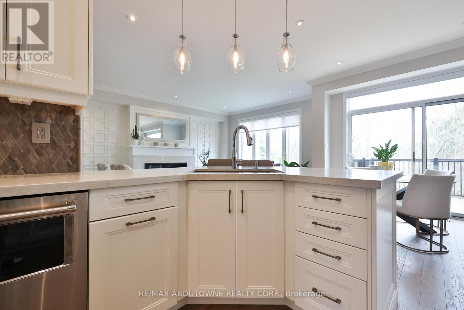 34 - 2400 NEYAGAWA BOULEVARD Image 13