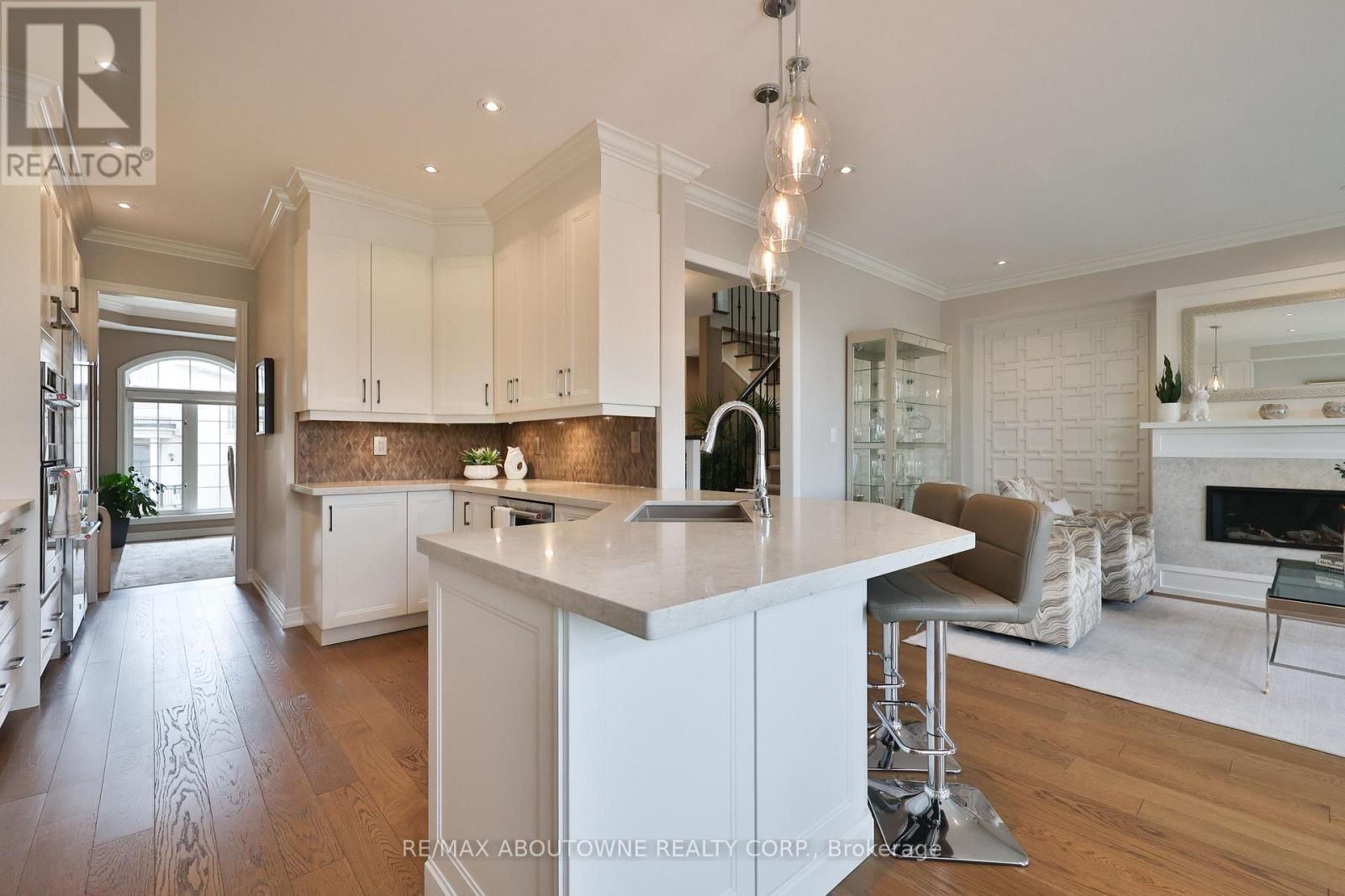 34 - 2400 NEYAGAWA BOULEVARD Image 14