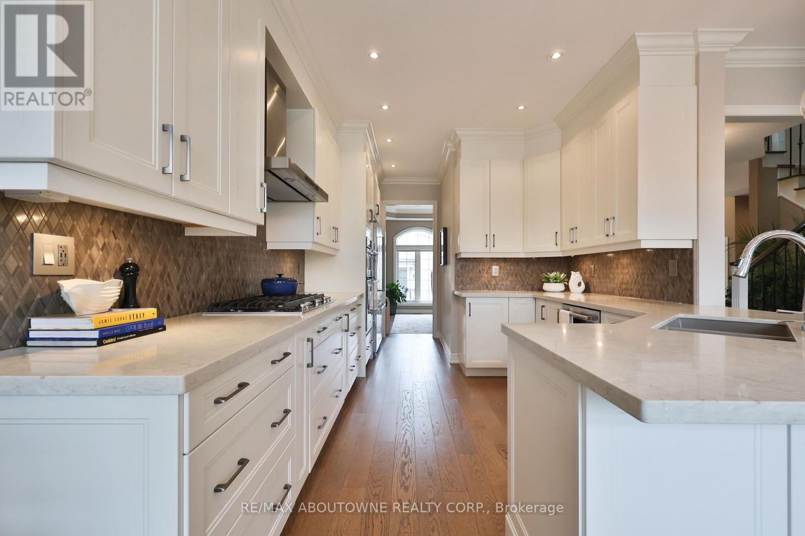 34 - 2400 NEYAGAWA BOULEVARD Image 15