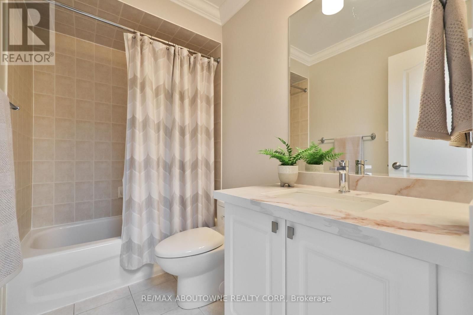 34 - 2400 NEYAGAWA BOULEVARD Image 32