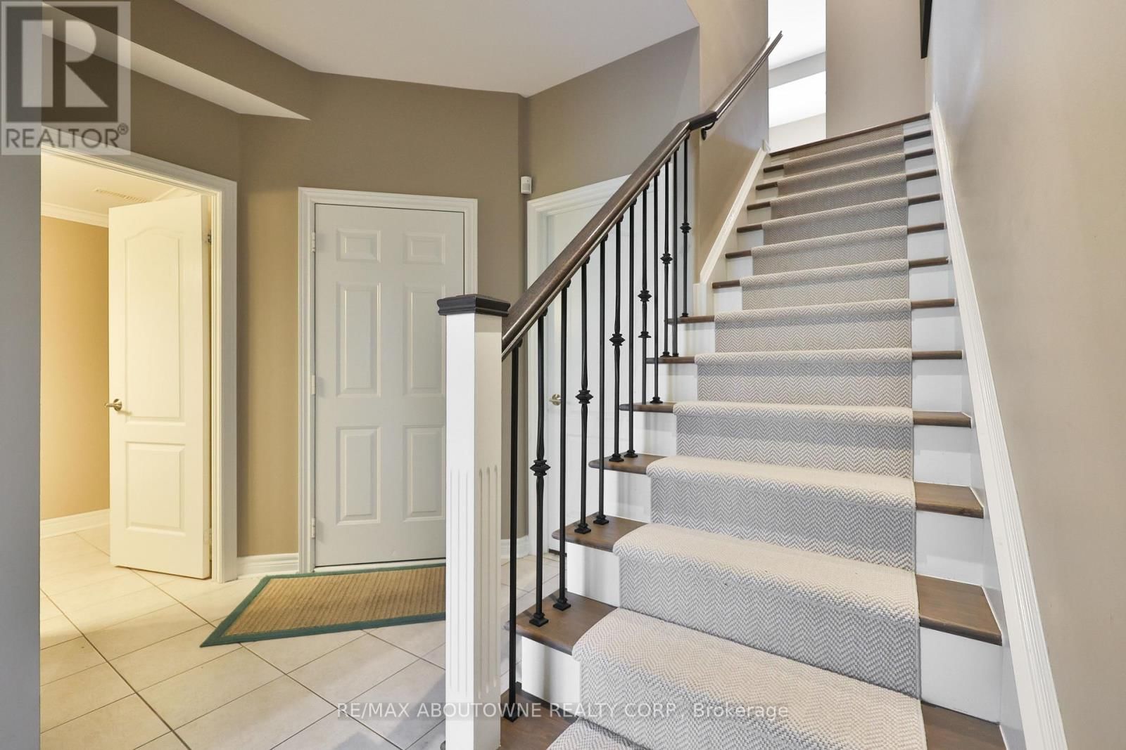 34 - 2400 NEYAGAWA BOULEVARD Image 33