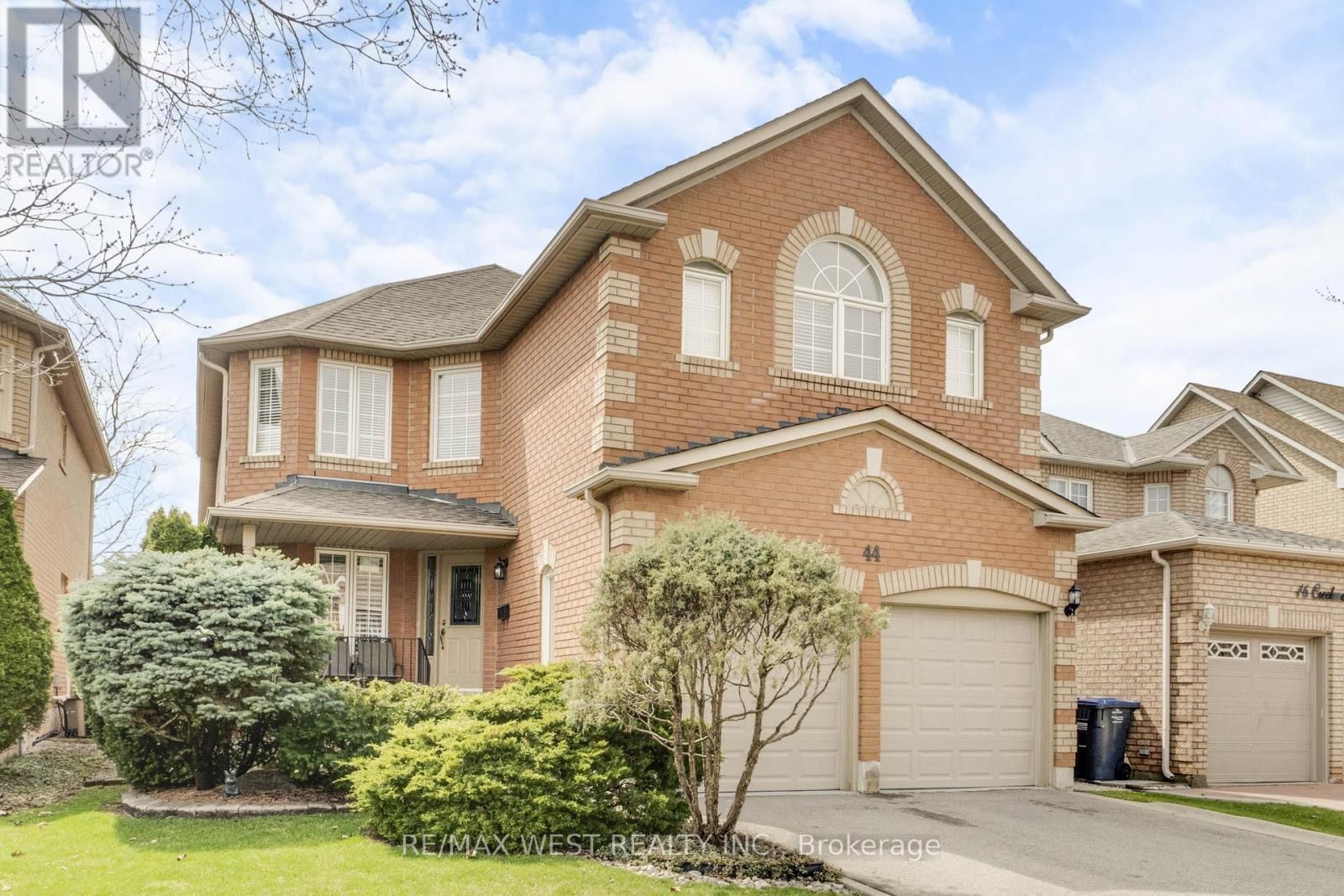 44 CREEKWOOD DRIVE Image 2