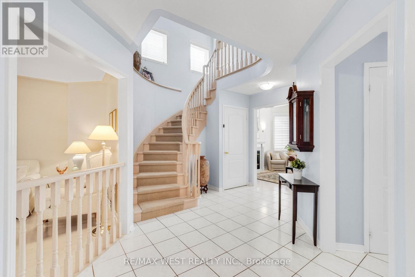 44 CREEKWOOD DRIVE Image 4