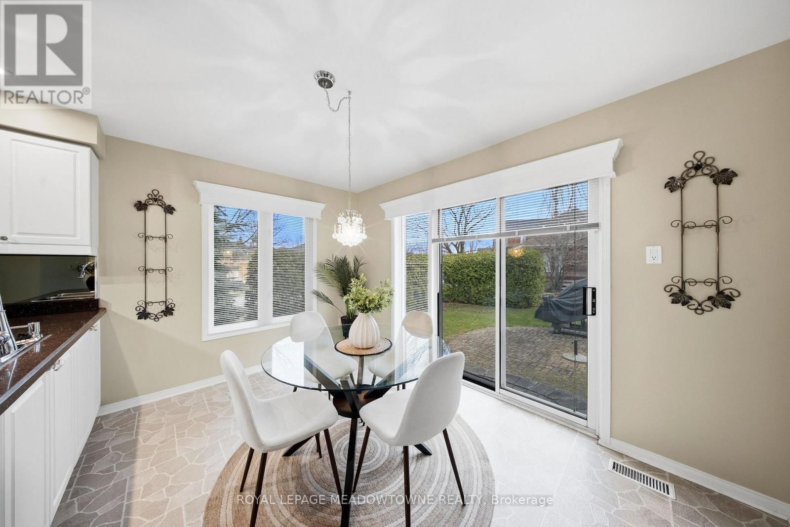 20 HUFFMANN DRIVE Image 22