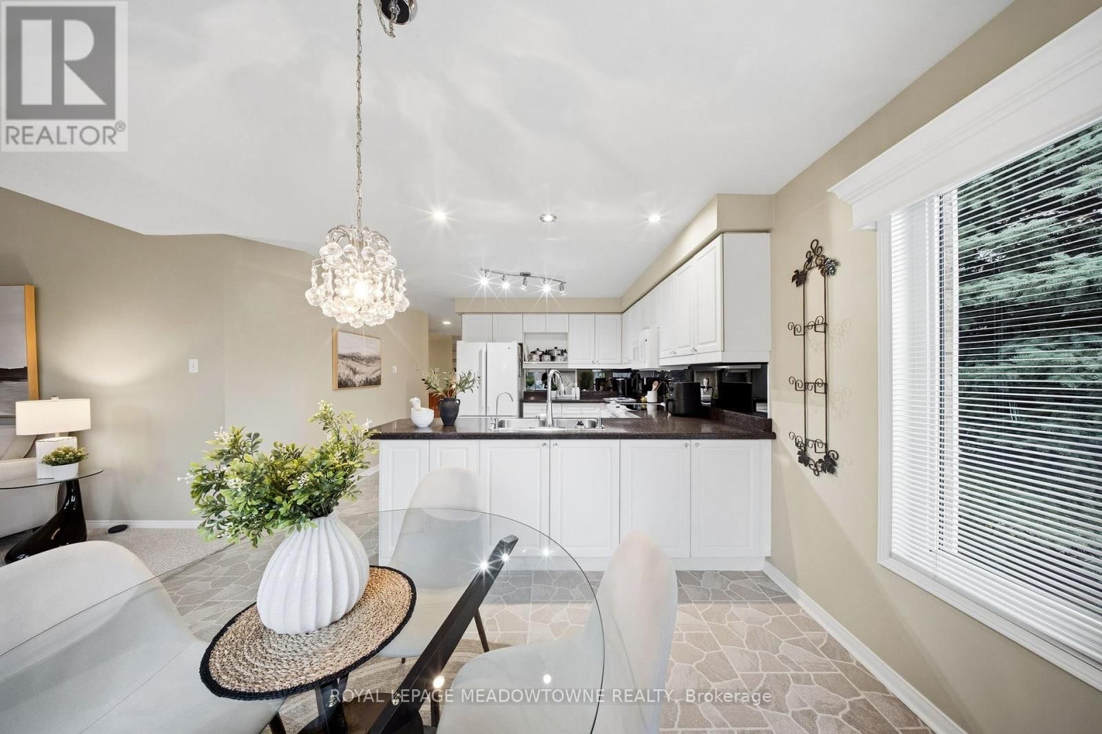 20 HUFFMANN DRIVE Image 28