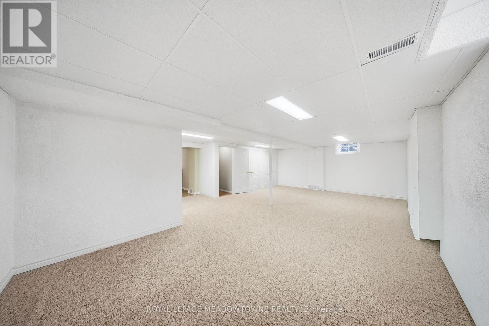 20 HUFFMANN DRIVE Image 36