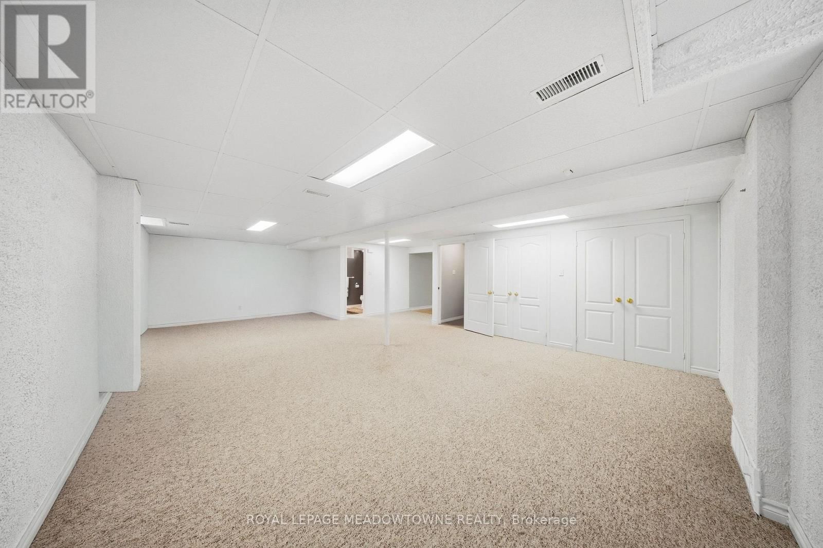 20 HUFFMANN DRIVE Image 37