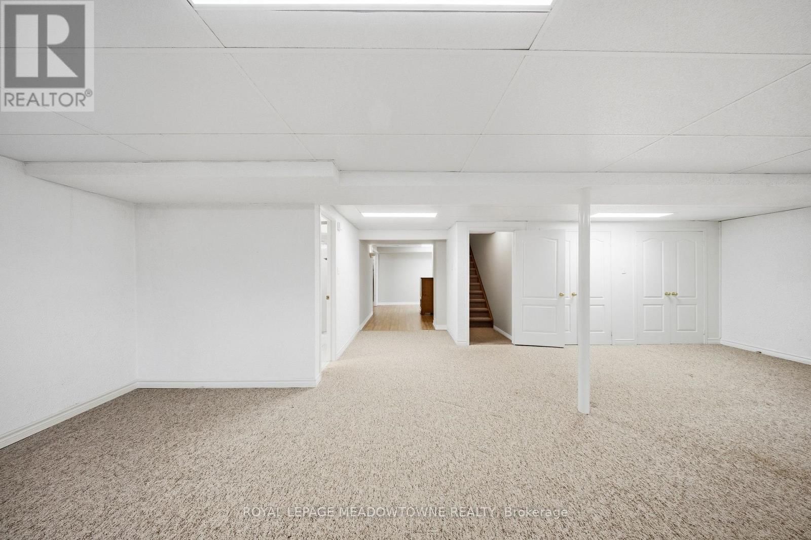 20 HUFFMANN DRIVE Image 38