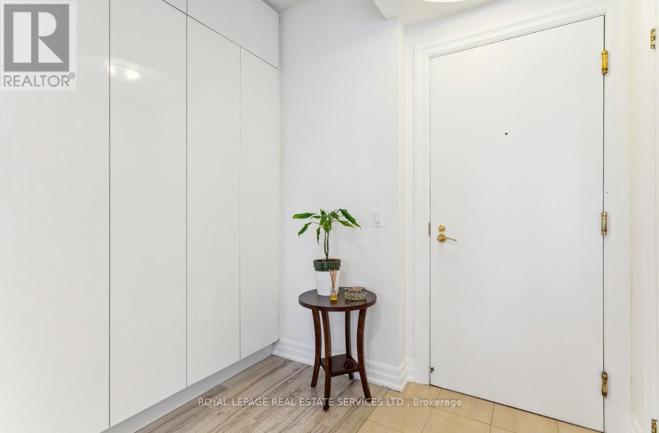 1113 - 2083 LAKE SHORE BOULEVARD WEST Image 3