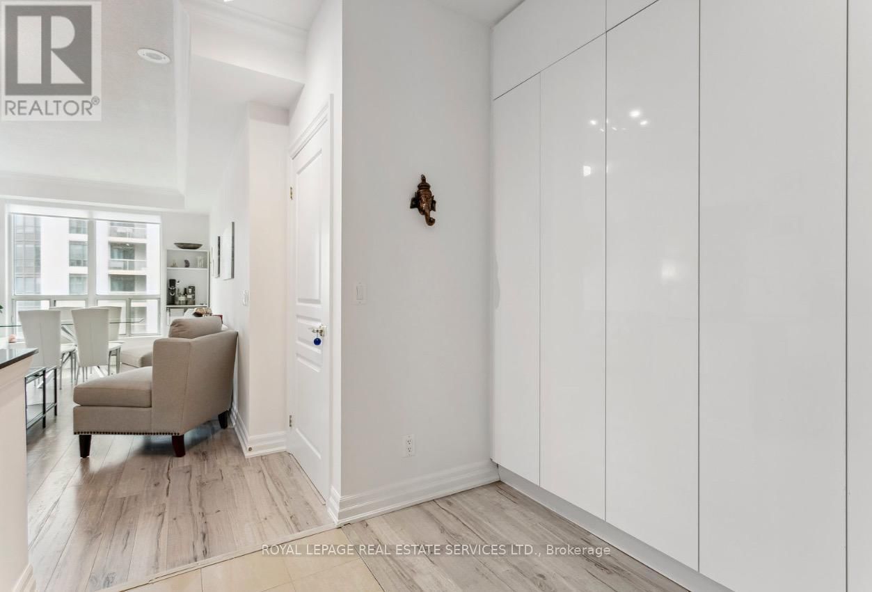 1113 - 2083 LAKE SHORE BOULEVARD WEST Image 4