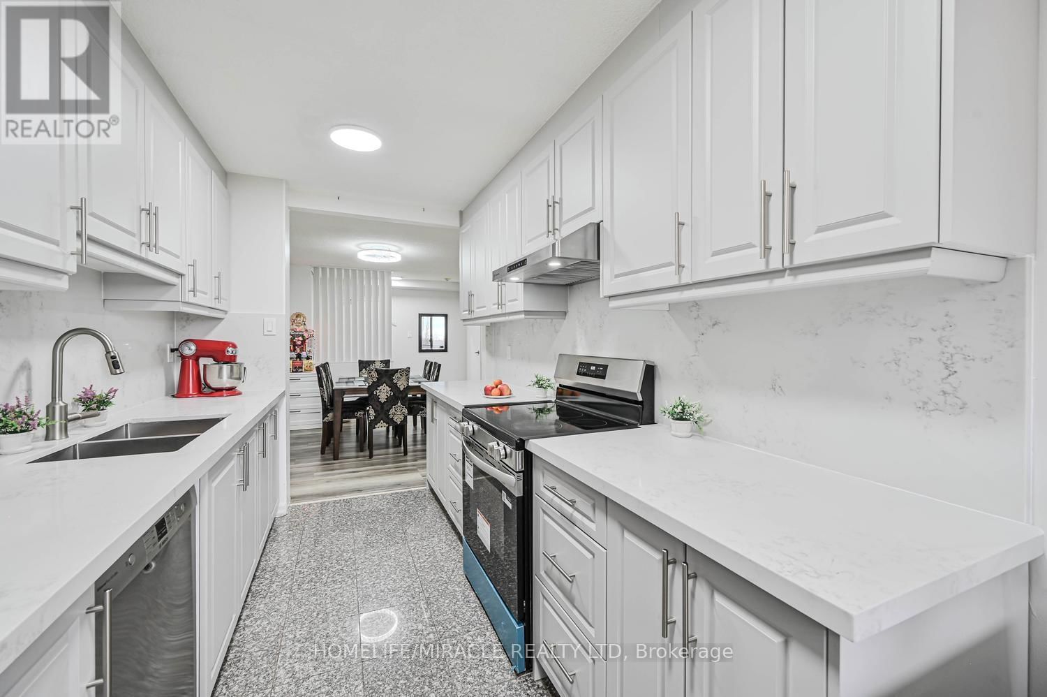 602 - 4 KINGS CROSS ROAD Image 25