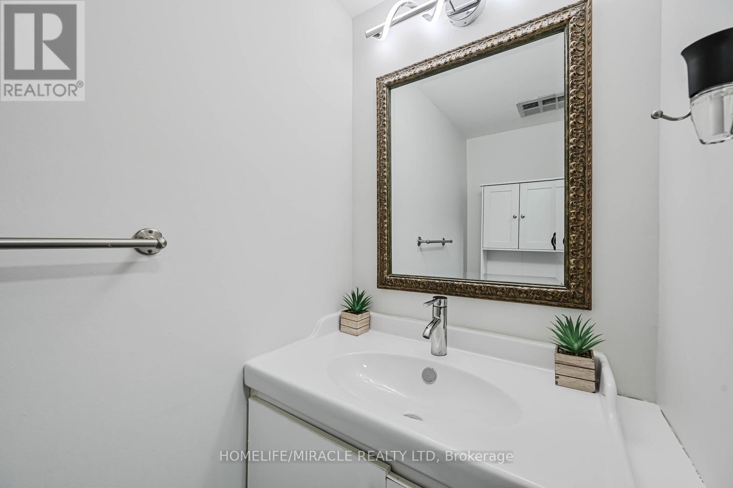 602 - 4 KINGS CROSS ROAD Image 35