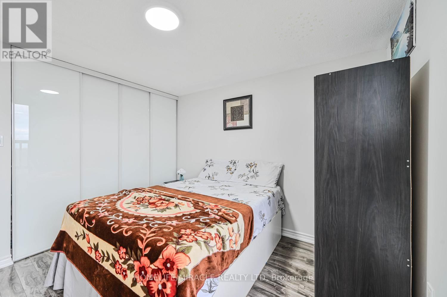 602 - 4 KINGS CROSS ROAD Image 40