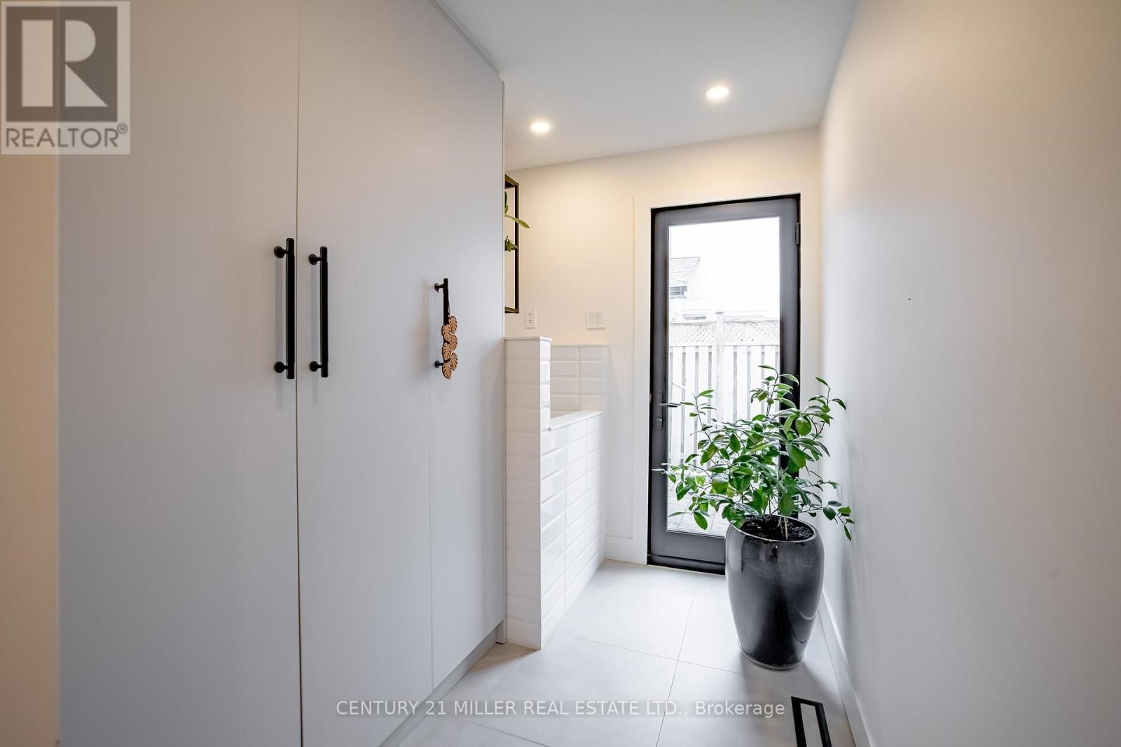 2433 TREVOR DRIVE Image 13