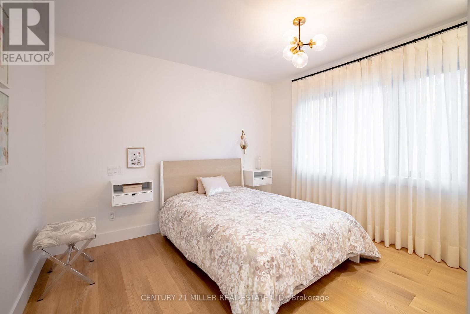 2433 TREVOR DRIVE Image 19