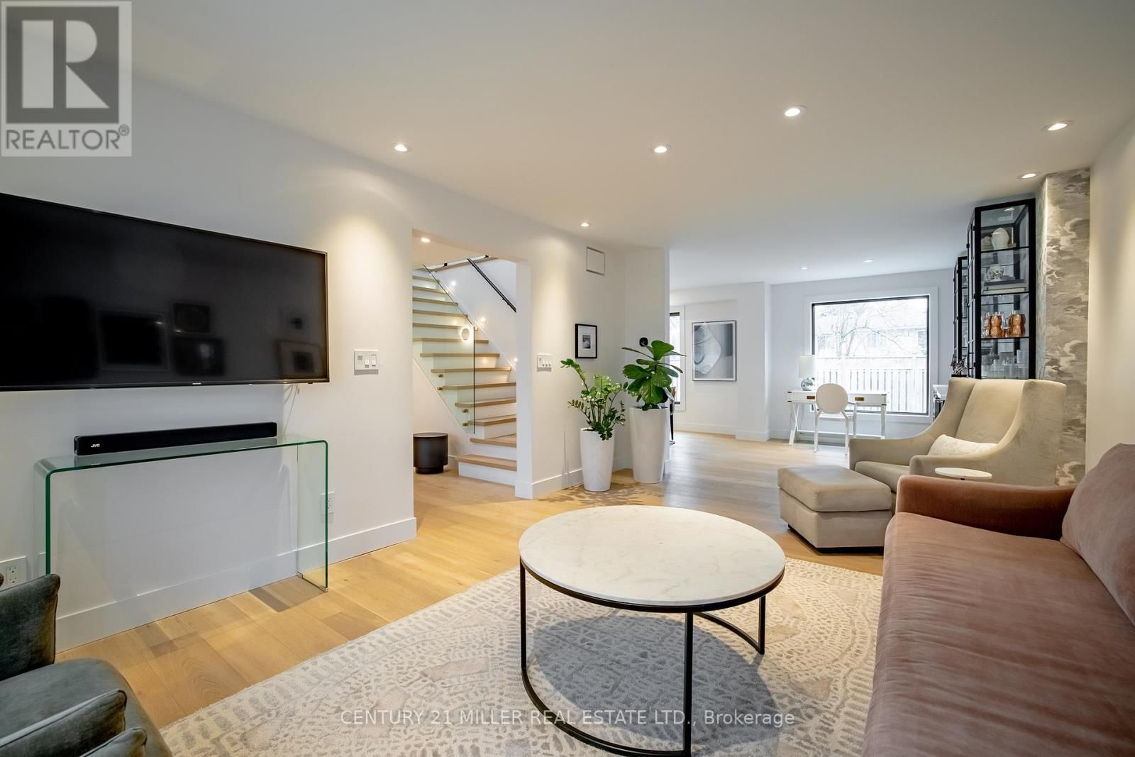 2433 TREVOR DRIVE Image 4